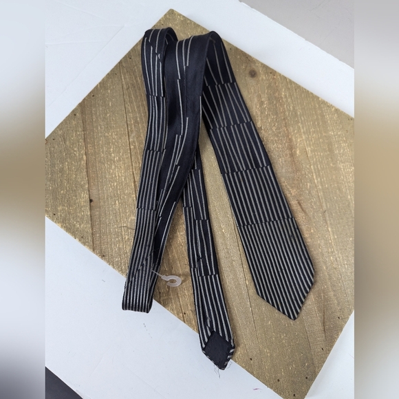 Vintage Ted Lapidus Paris Atelier Silk Tie – Black & Gray Striped Geometric Patt - Picture 5 of 7